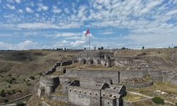 Kars’ın zirvesinde 900 yıllık tarih: Kars Kalesi ihtişamıyla büyülüyor