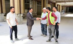 Başkan Taşkın, eski hal binası alanındaki projeyi inceledi