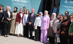 Bakan Göktaş, Hakkari'de kadınlarla buluştu