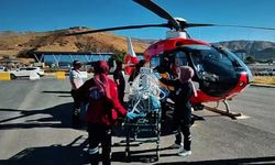 Bitlis’te 1 kilo 400 gram doğan bebek, hava ambulansıyla sevk edildi