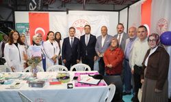 Erzurum İl Sağlık Müdürü Meral’den sağlık standına ziyaret