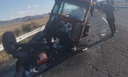 Kars’ta otomobil ile traktör çarpıştı: 6 yaralı