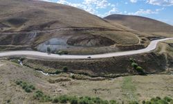 Erzurum'da gizemli yol keşfi: Araçlar motor kapalıyken yokuş yukarı çıkıyor