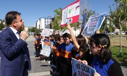 Kars'ta uçurtmalar Gazze'deki çocuklar için havalandı: "Gökyüzü çocuklara kalsın"