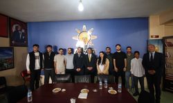 Türkmenoğlu Karayazı’da vatandaş ve esnafla buluştu