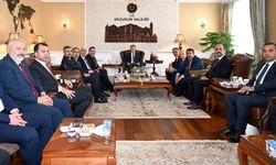 Bakan Yumaklı Erzurum Valiliği ve Büyükşehir Belediyesi’ni ziyaret etti