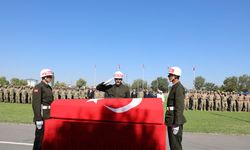 Iğdır’da askeri araç kazasında şehit olan asker için tören düzenlendi
