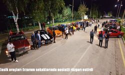 Klasik araçlar Erzurum sokaklarında nostalji rüzgarı estirdi