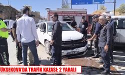 Yüksekova’da İki Araç Kavşakta Çarpıştı: 2 Yaralı