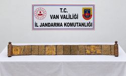 Van’da jandarmadan tarihi eser operasyonu: Altın yaldızlı Tevrat ele geçirildi