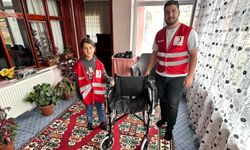 Kızılay’dan ihtiyaç sahibi vatandaşa tekerlekli sandalye desteği