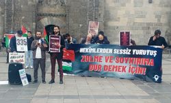 Erzurum'da sağlıkçılar 151. kez Gazze için yürüdü