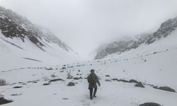 Erzincan’da hava soğudu, zirvelere kar yağdı