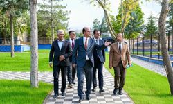 Yeşilyurt’ta parklar yenileniyor, mahalleler güzelleşiyor