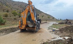 Erzincan’da sağanak sonrası sulama kanalları taştı