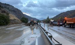 Erzincan-Erzurum kara yolu kontrollü olarak ulaşıma açıldı