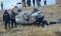 Van'da otomobil takla attı: 2 yaralı