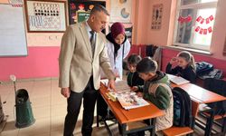 Patnos’ta öğrencilere çanta ve kırtasiye desteği