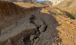 Elazığ'da sel nedeniyle yayla yolu yarıldı