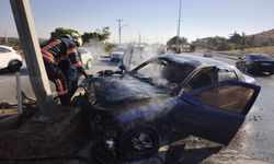 Malatya-Kayseri yolunda kaza: Otomobil alevlere teslim oldu
