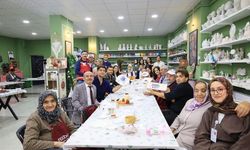 Erzincan’da gençler ve yaşlılar seramik etkinliğinde buluştu