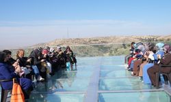 Harput Cam Seyir Terası’nda manzara eşliğinde örgü etkinliği