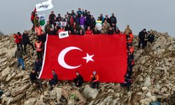 Bingöl'de Cumhuriyet Bayramı etkinlikleri kapsamında Sülbüs Dağı'na zirve tırmanışı
