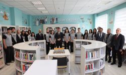 Erzincan’da İpekyolu Ticaret Lisesi’ne yeni kütüphane kazandırıldı