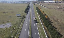 Ardahan'da asfaltlanan yollara son dokunuş: Şerit çizgileri çizildi