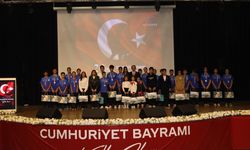 Van’da Cumhuriyet Bayramı coşkuyla kutlandı