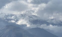 Cilo Dağları kar yağışıyla beyaza büründü