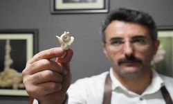 Erzurum’da Ramiz Usta, dişten taşa ve ahşaba uzanan sanatını tespihlere işliyor
