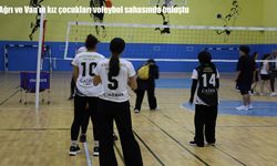Ağrı ve Van’ın kız çocukları voleybol sahasında buluştu
