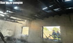 Van'da ev yangını