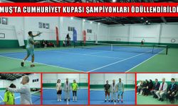 Muş’ta Cumhuriyet kupası Tenis Turnuvası şampiyonlarını buldu