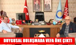 Rektör Eronat, yıllar sonra öğretmeniyle buluştu