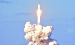 Tesla'nın Roketi Mars'a böyle fırlatıldı