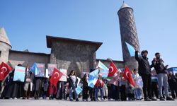 Erzurum'da sağlık çalışanları 'Doğu Türkistan' için sessiz yürüyüş yaptı