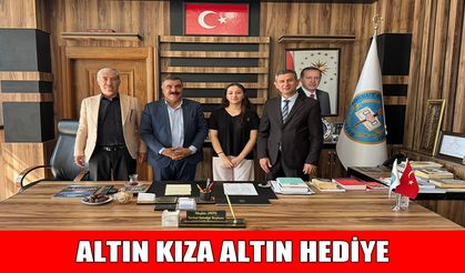 Korkut Belediye Başkanı Arık'tan Galatasaray Üniversitesi'ni kazanan genç kıza ödül