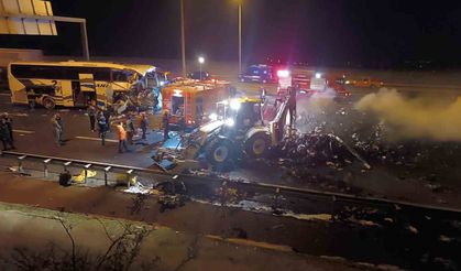 TAG Otoyolu’nda otomobil, otobüs ve tırın karıştığı zincirleme kaza: 1 ölü, 19 yaralı