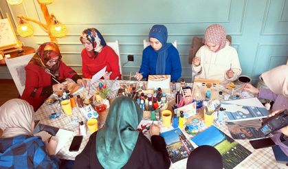 Muş'ta kadınlar sanatsal etkinliklere katılıyor