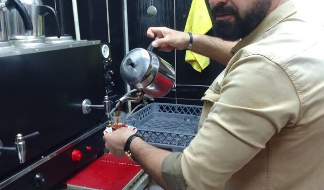 Erzurum’da 45 yıllık çay ocağını üç kuşak birlikte yaşatıyor: Karabıyık ailesinin emek dolu hikayesi