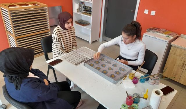 Geleneksel sanatlar gençlerle buluştu