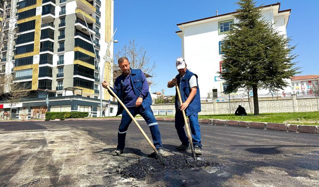 Elazığ'da asfaltlama çalışmaları hızla devam ediyor: Yunus Emre Bulvarı yeniden düzenleniyor