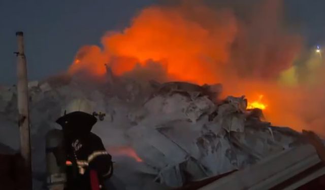 Kahramanmaraş’ta geri dönüşüm tesisinde korkutan yangın