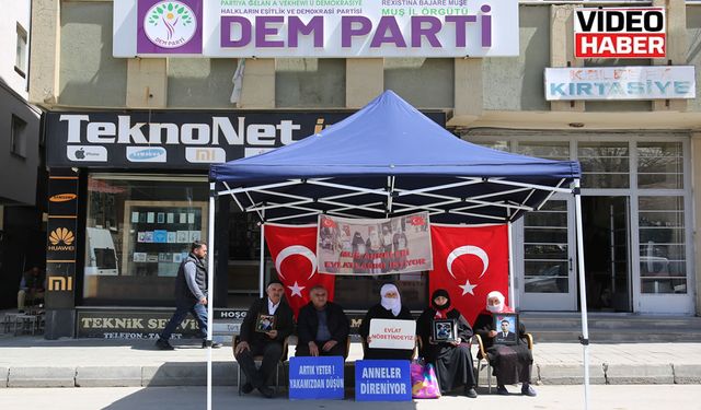Muş’ta evlat nöbeti devam ediyor