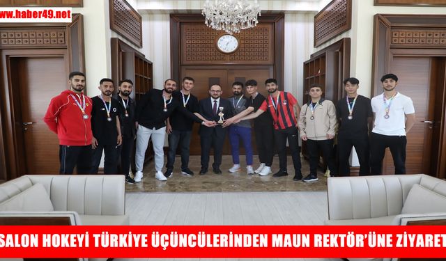 Türkiye üçüncüsü olan MAUN Salon Hokeyi takımından Rektör Alican’a ziyaret