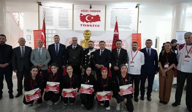 Erzurum'da öğrenciler lezzet yarışında yeteneklerini sergiledi