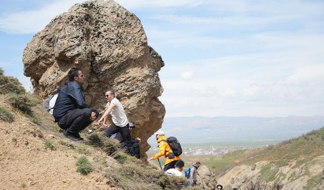 'Ovaya bakan adam' ziyaretçi akınına uğradı