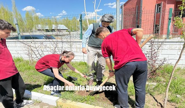 Ağrı Patnos’ta Öğrenciler Ağaçlarla Büyüyecek: Her Fidan Bir Gelecek